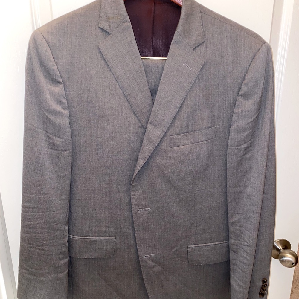 Daniel Cremieux gray suit